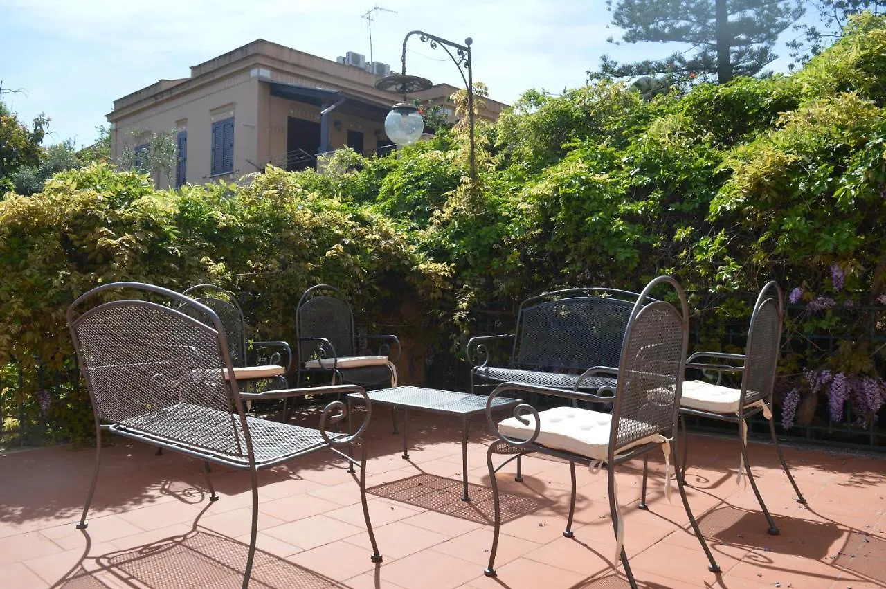 Mondello Beach Luxury Apartments Palermo 0*,  Itália